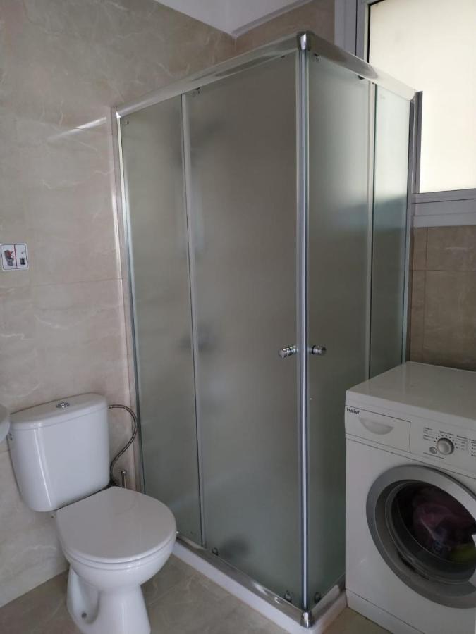 1 Bedroom Apartment Larnaca Ngoại thất bức ảnh
