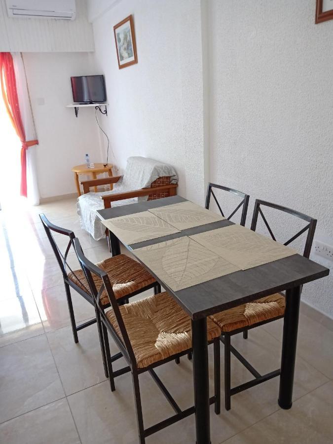 1 Bedroom Apartment Larnaca Ngoại thất bức ảnh