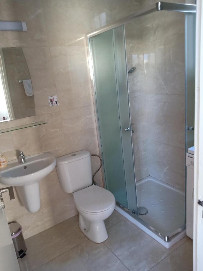 1 Bedroom Apartment Larnaca Ngoại thất bức ảnh