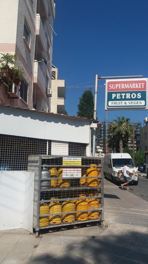 1 Bedroom Apartment Larnaca Ngoại thất bức ảnh